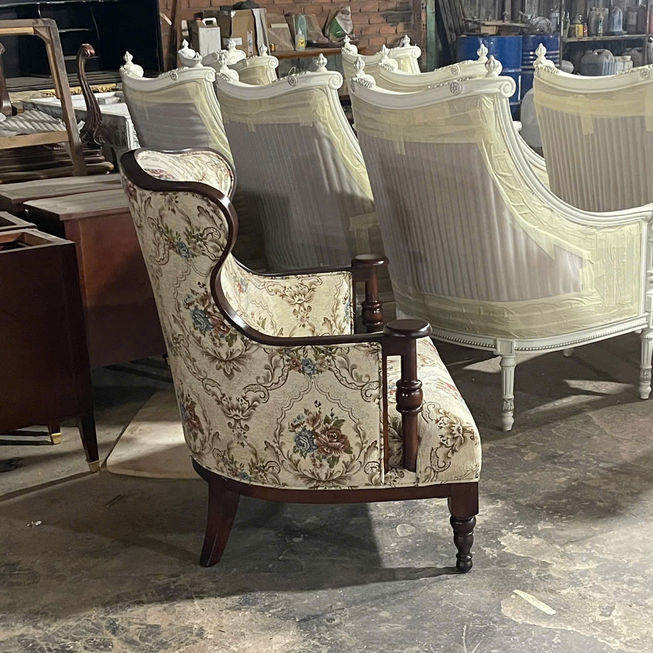 GHẾ SOFA ĐƠN TÂN CỔ ĐIỂN BỌC VẢI HOA